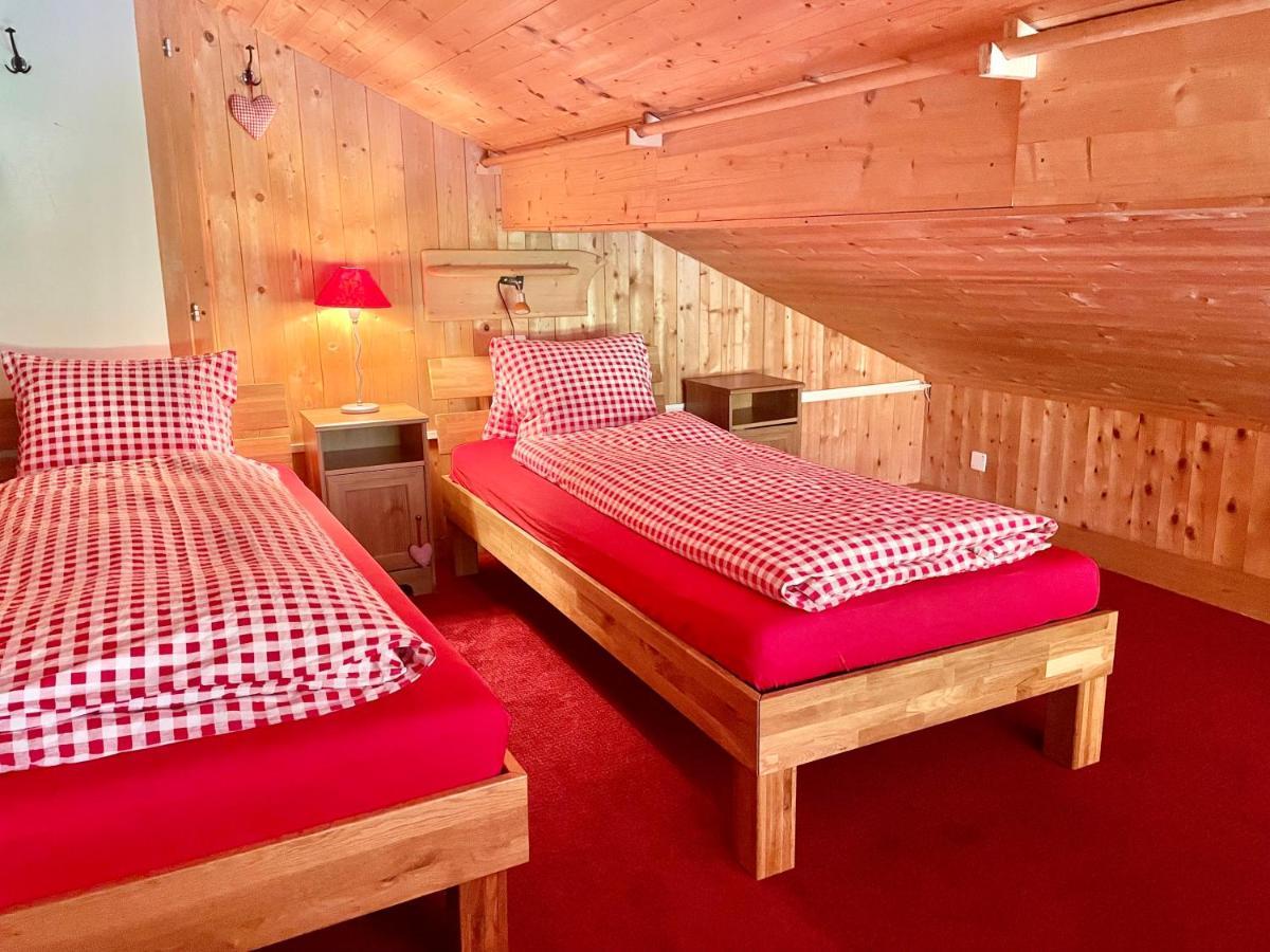 Bnb Guesthouse Lusi Frauenkirch Bagian luar foto