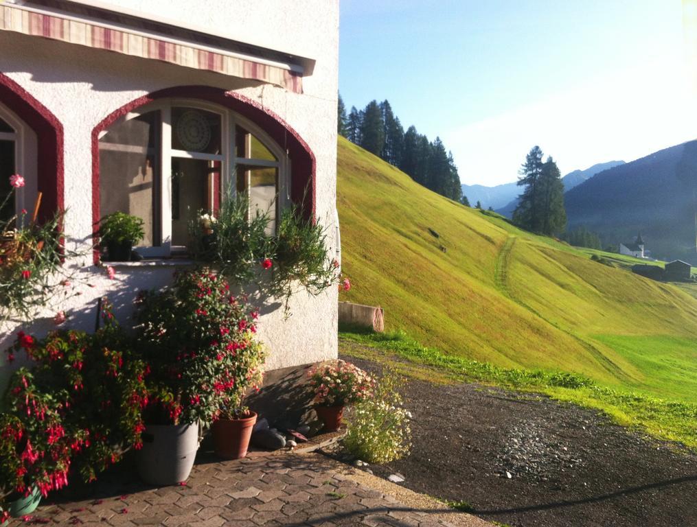 Bnb Guesthouse Lusi Frauenkirch Bagian luar foto